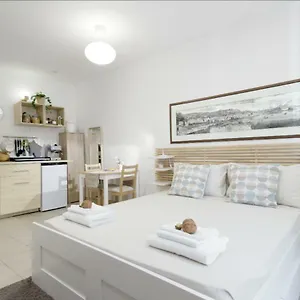 lorenzos-art-studio.hotels-amalfi.com/